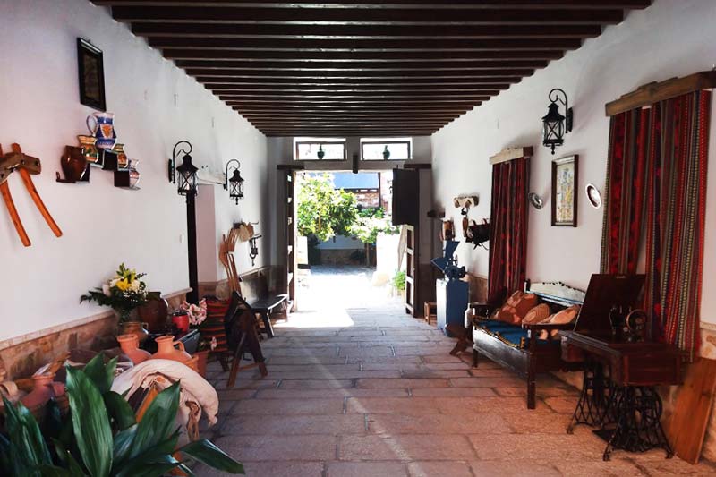Fotos de  House La Casa del Sol , Casa rural y Centro Experiencial en Valdeverdeja, Toledo